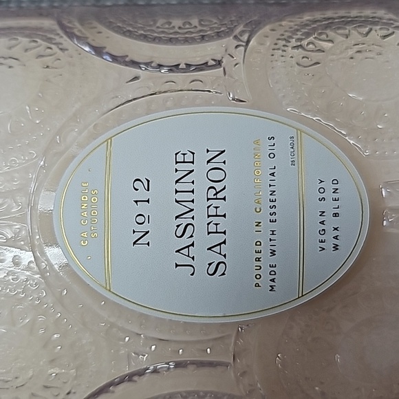 NEW VIRAL FALL WINTER Leoben Co No.12 "Jasmine Saffron" Candle 18oz - Never Used - Picture 2 of 3